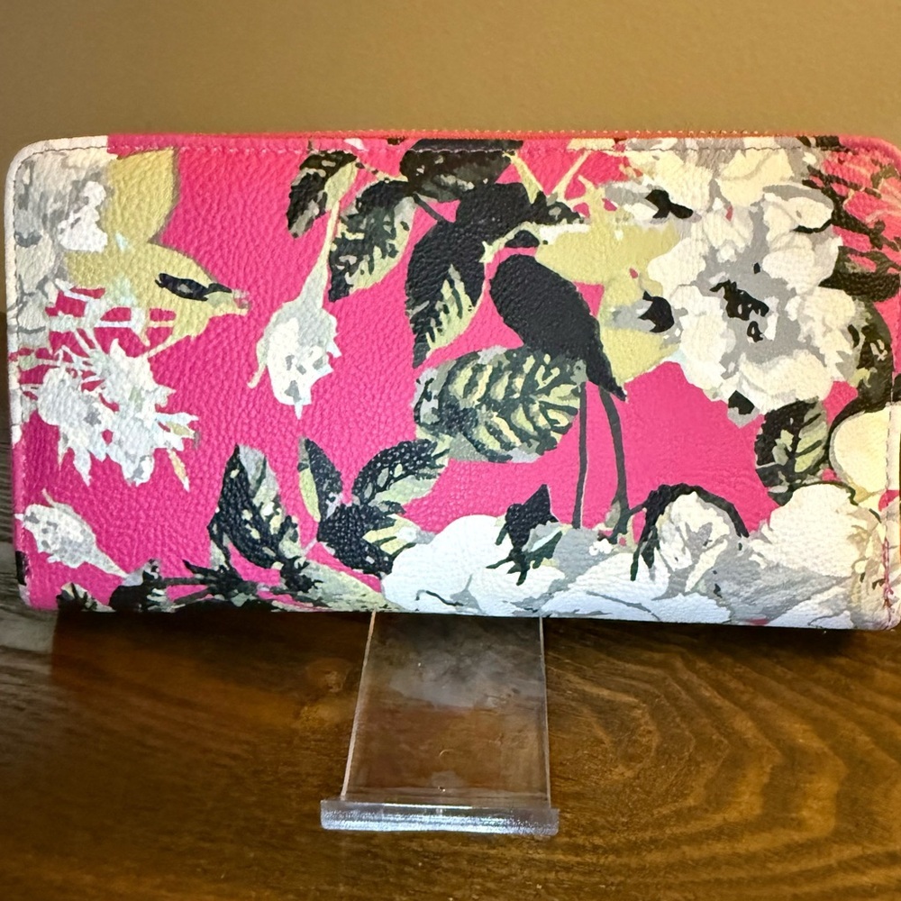 Betsey Johnson Pink and White Floral Wallet - Picture 3 of 7